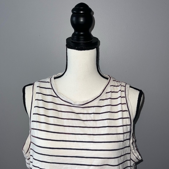 Old navy- white and purple dress - Picture 2 of 5